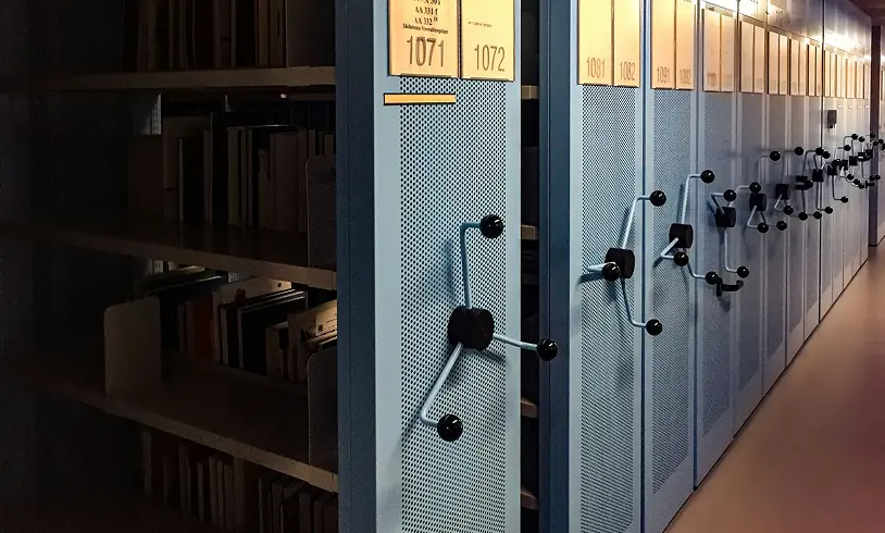 Flera skåp för arkiv